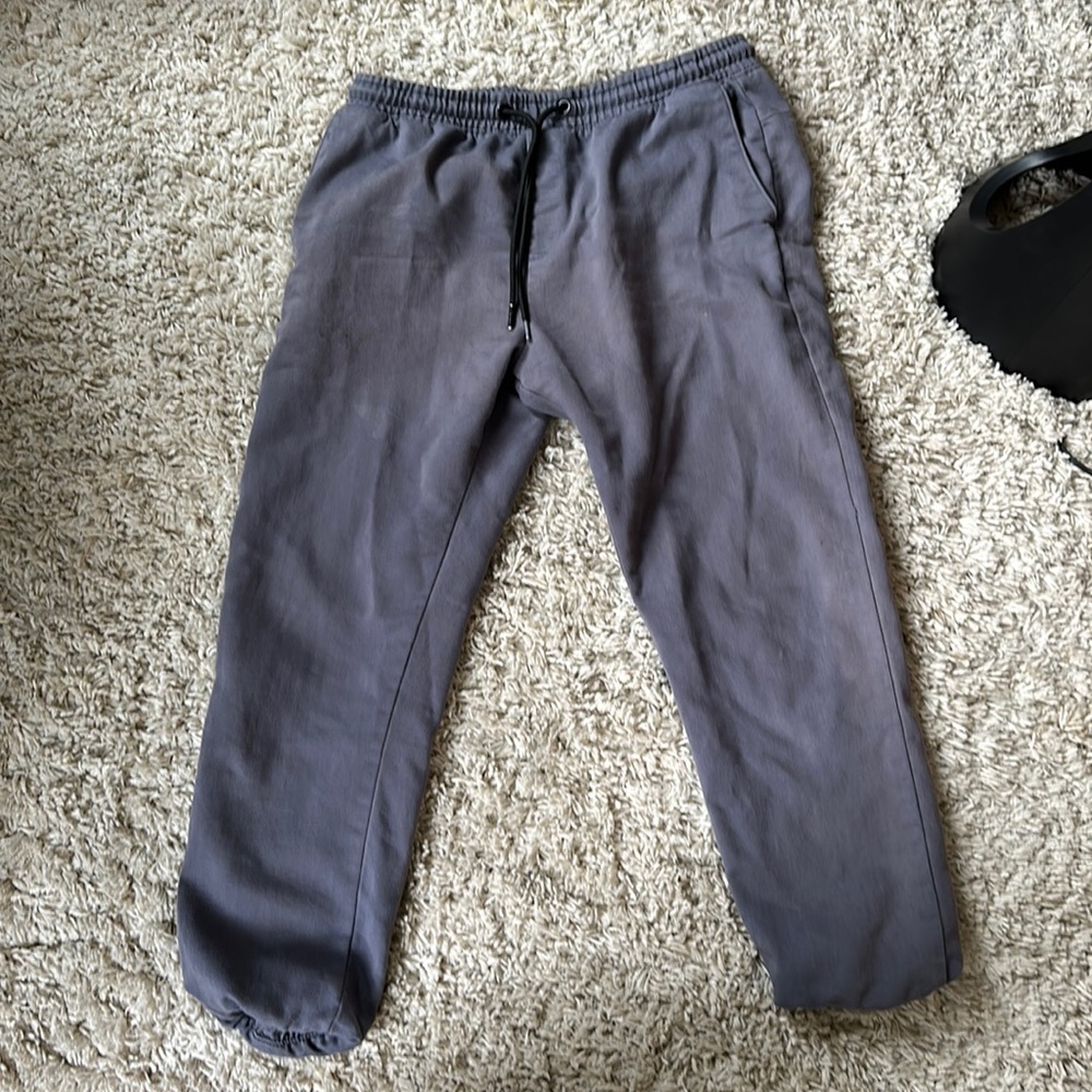 Grey sweatpants (Kanye style)